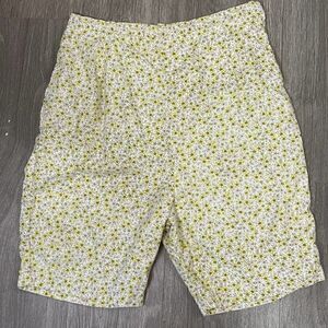 Vintage Yellow floral high waist rise Mom shorts unknown brand size waist 26”